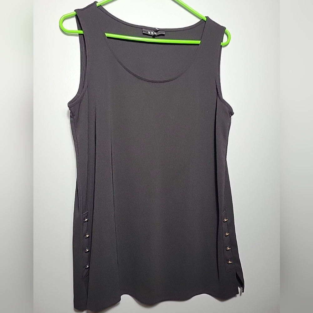 DKNY NWOT Black blouse top sleeveless Size Medium